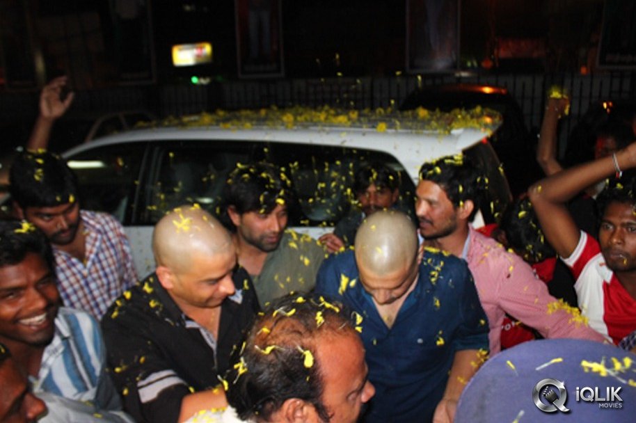 Yevadu-Movie-Success-Tour